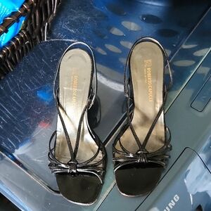 Roberto Capucci size 7.5 patent leather sandals Made in Italy